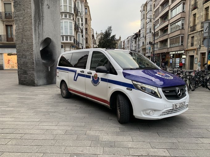 Lau adingabe atxilotu dituzte Gasteizen, indarkeriazko hainbat lapurreta egotzita
