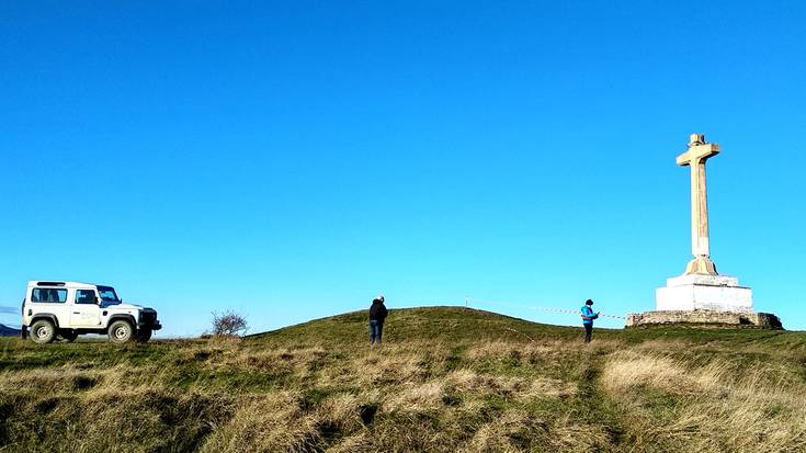 Olarizuko gurutzea Udalaren jabetza ez dela aldarrikatu du Mendiolak