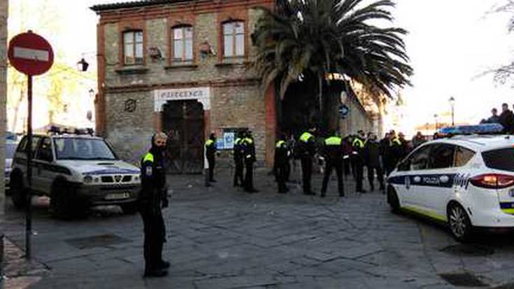 Aterpeko langileen datuak eskatzea salatu dute sindikatuek