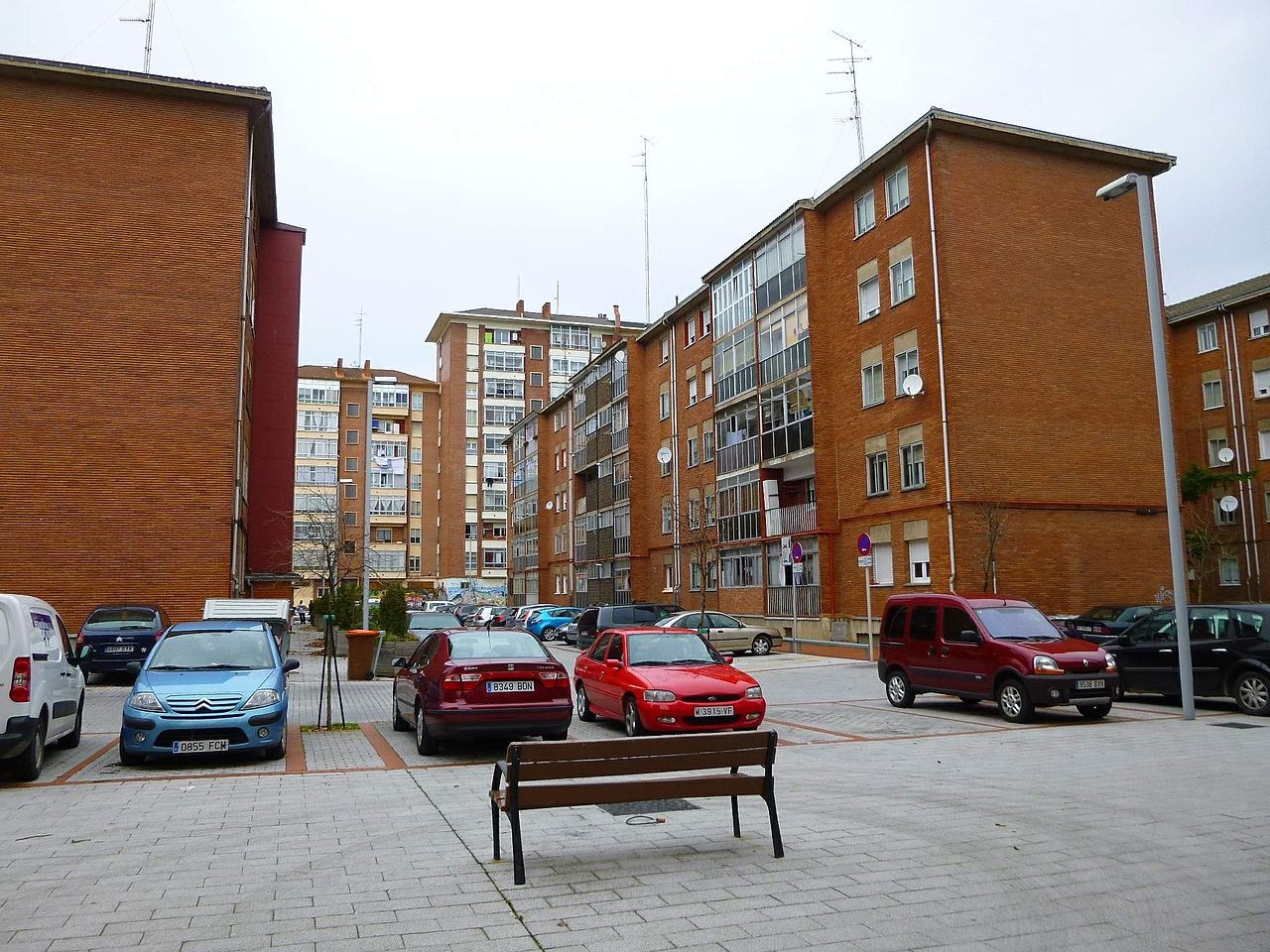 Gazte bat sastakatu dute bi adingabek