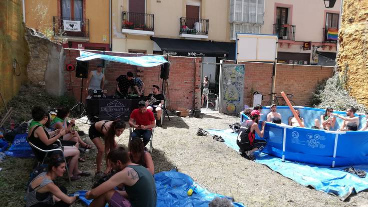 'Auzo igerilekua' zabaldu dute Kutxin