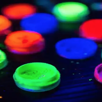 Artelanak margo fluoreszentearekin