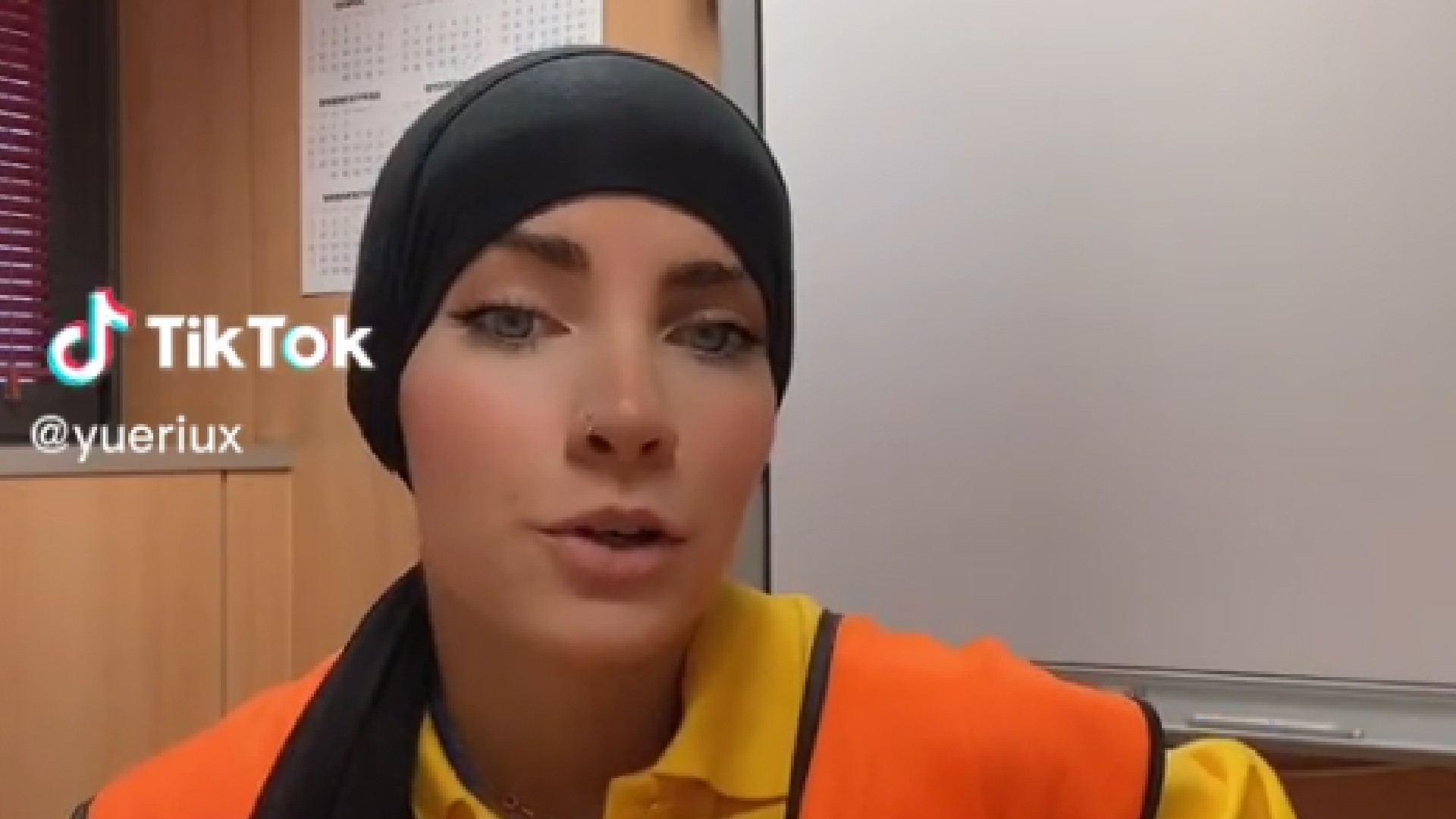 Gasteizko jatetxe baten "islamofobia" salatu du neska gazte batek