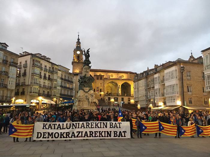Kataluniako erreferenduma zigortu duen epaiaren kontrako mobilizazioak Araban