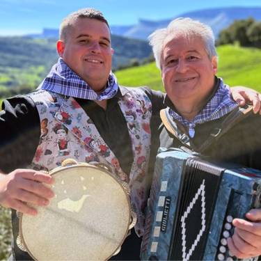 Sanblasak, Etxebarria trikitilariak