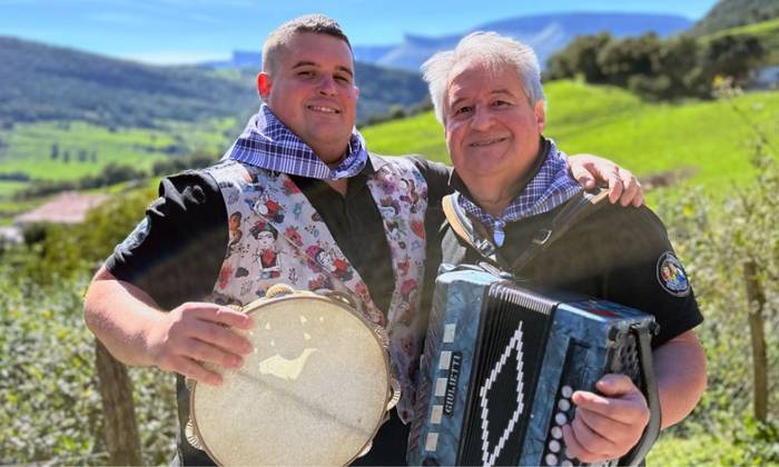 Etxebarria trikitilariak