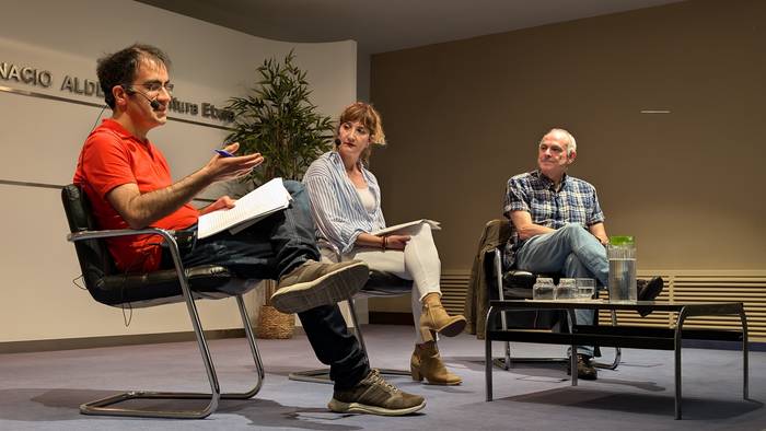 Guardian 1936an izandako biktimen oroimena gogora ekarri dute