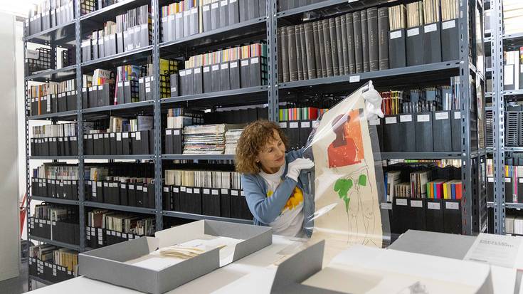 Esther Ferrer eta Gema Intxaustiren artxiboak gehitu ditu Artiumen funts dokumentalak