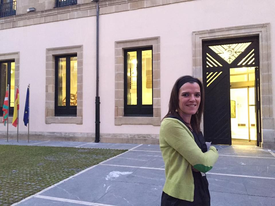 Gaixo kronikoentzako errehabilitazio iraunkorra eskatuko dute Ainhoa Valleren omenaldian