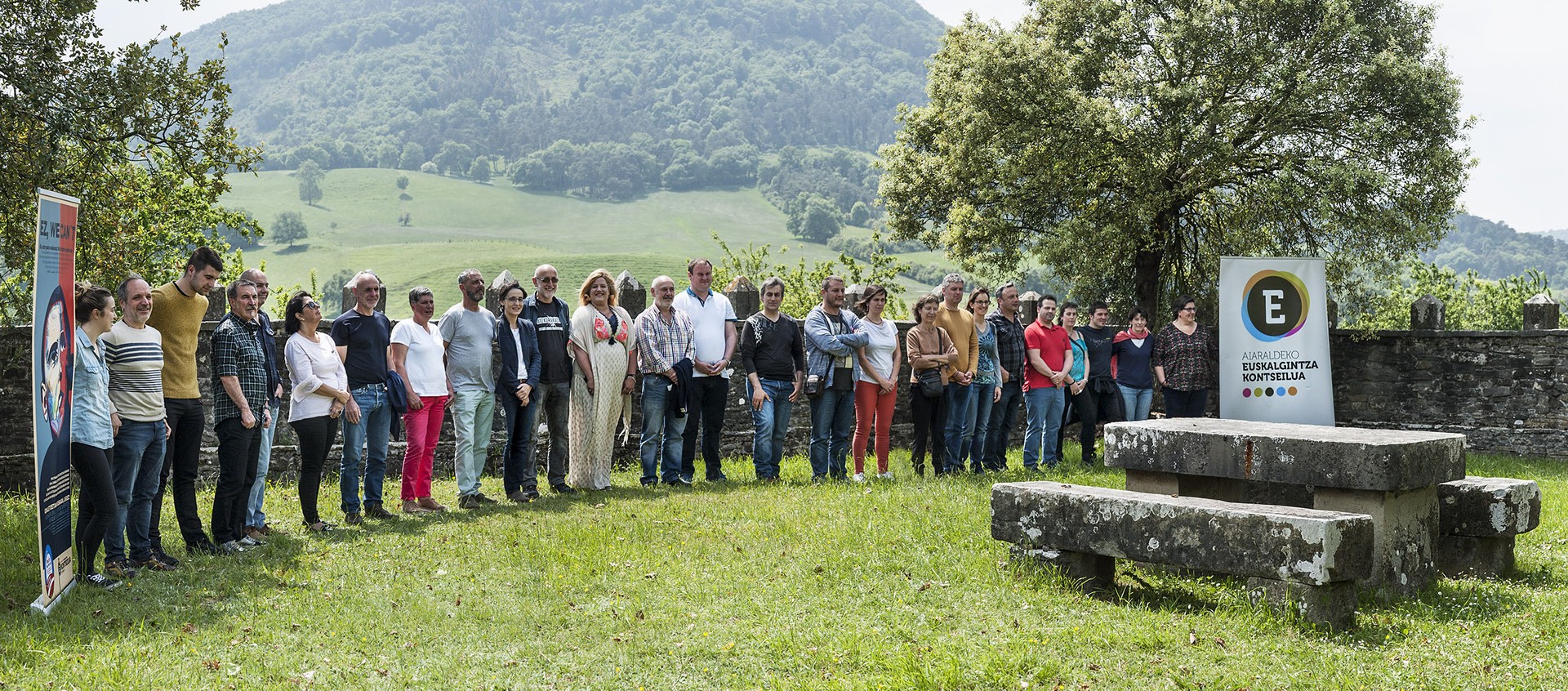 "Aiaraldean euskara alderdi politikoen agenda politikoan dago"