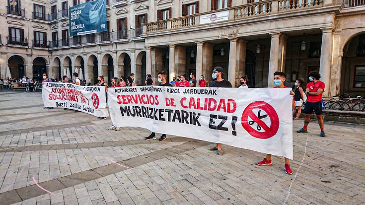 Greba bertan behera uztea erabaki dute kirol jardueretako langileek