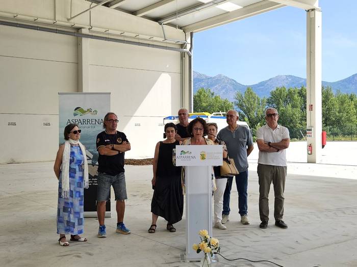 Landa eremuko materia organikoa tratatzeko lehen instalazioa inauguratu dute Asparrenean