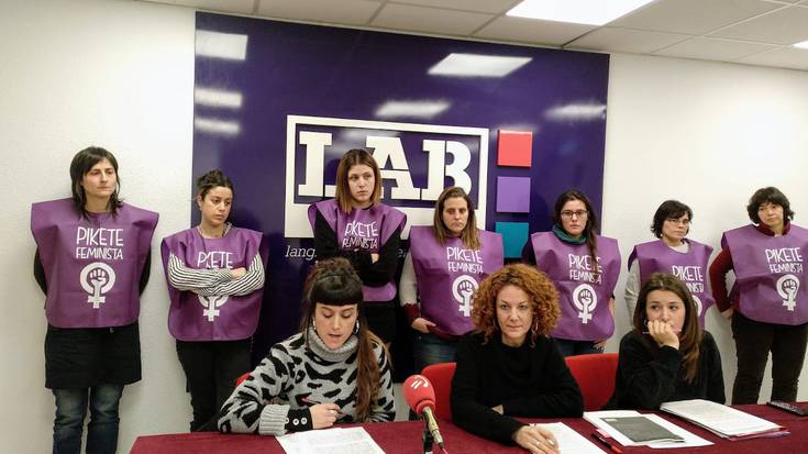 Hiru emakumek lanean jasandako sexu jazarpenak salatu ditu LABek