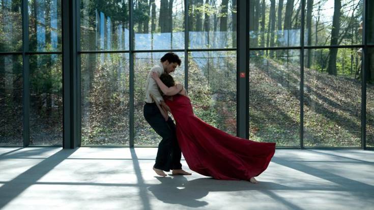 Dantza garaikideaz harago