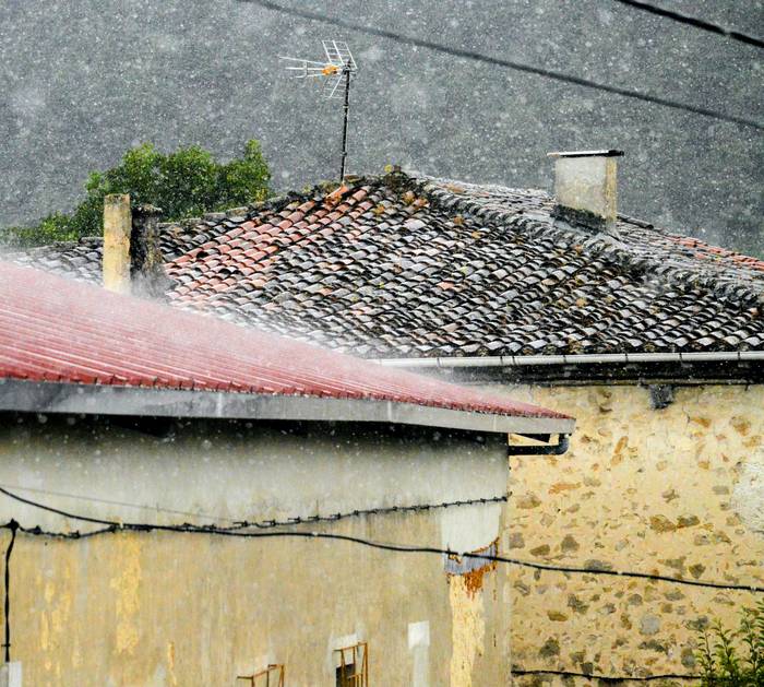 Euriak behar dugun atsedena eskaintzen digu