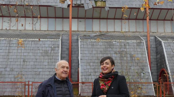 Martxoaren 3ko eliza zatika erortzen ari da