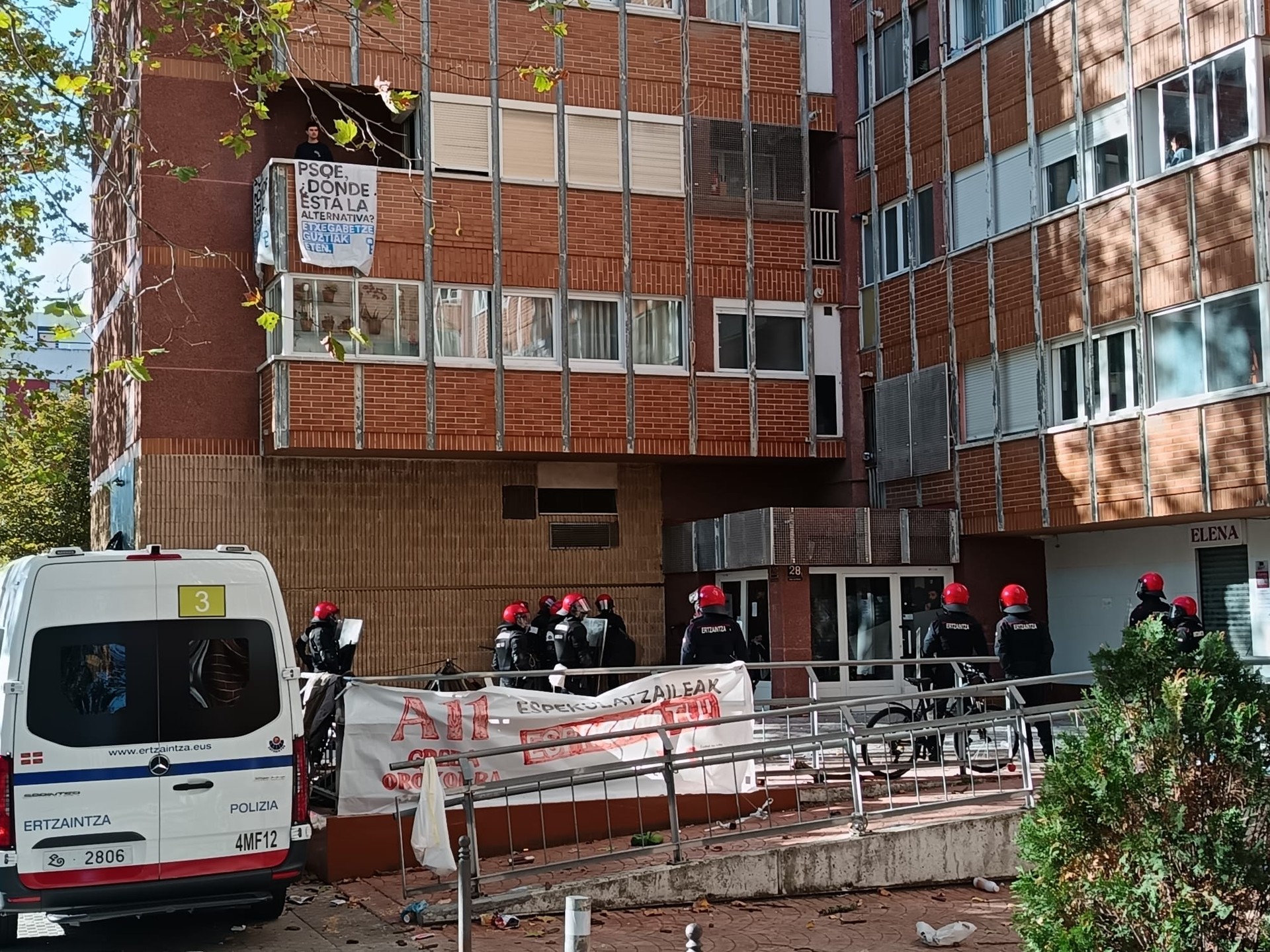 Istilu artean etxegabetu dute Santsomendiko familia, bizileku alternatibarik gabe