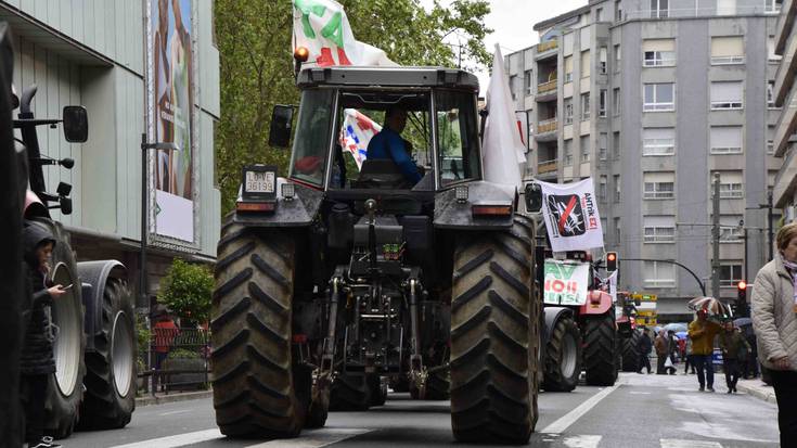Herrialdea egituratuko duen "tren soziala" aldarrikatu dute Gasteizen