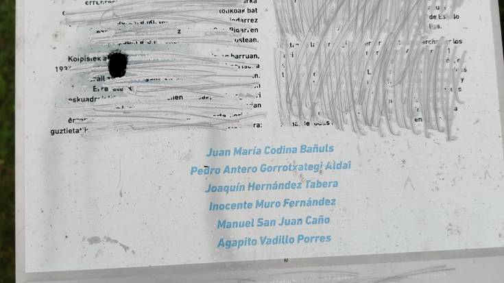 Frankismoaren biktimen omenezko plakari eraso egin diote Argantzonen