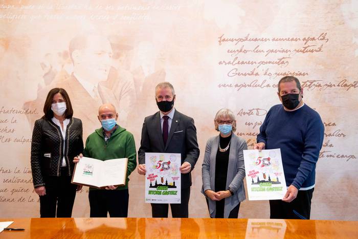 Gorrek interprete gehiago eskatu dizkiote Urkulluri