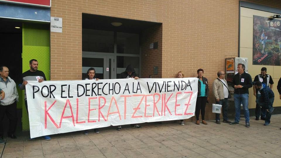 Bertan behera geratu da Zabalganeko familiaren etxegabetzea