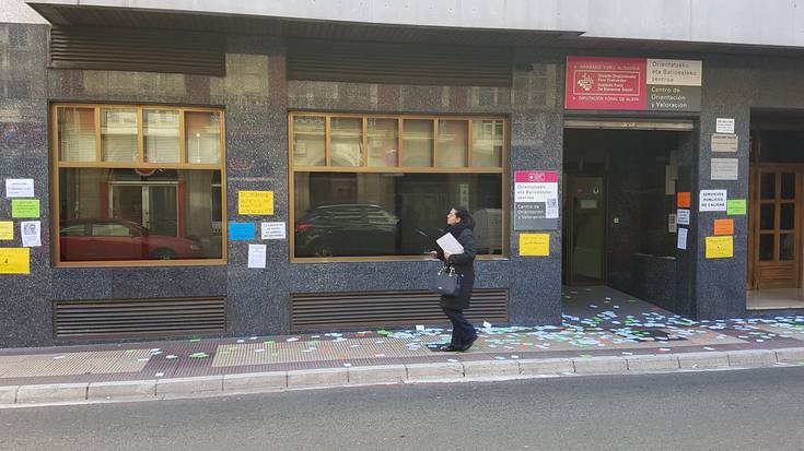 Itxialdia egin dute Gizarte Ongizaterako Foru Erakundean