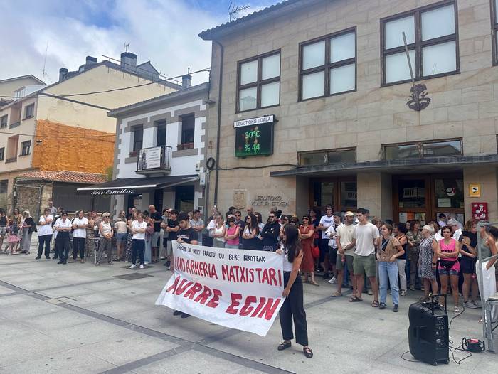 Gizon bat atxilotu dute Legution, bikotekidea jipoitzea egotzita