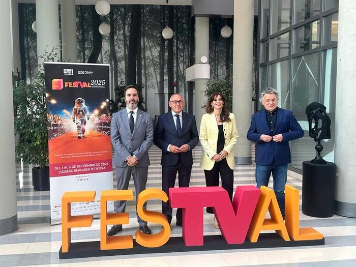 Hamar estreinaldi aurkeztuko ditu Festvalek
