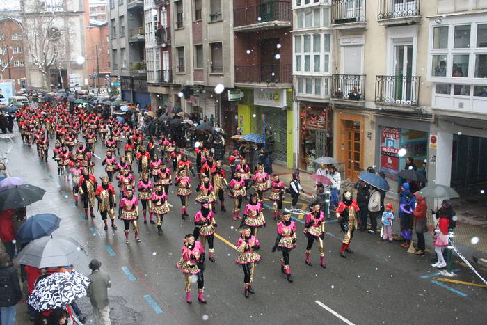 Ibilbide berria izango du Gasteizko inauterietako desfileak, erdialdea saihesteko