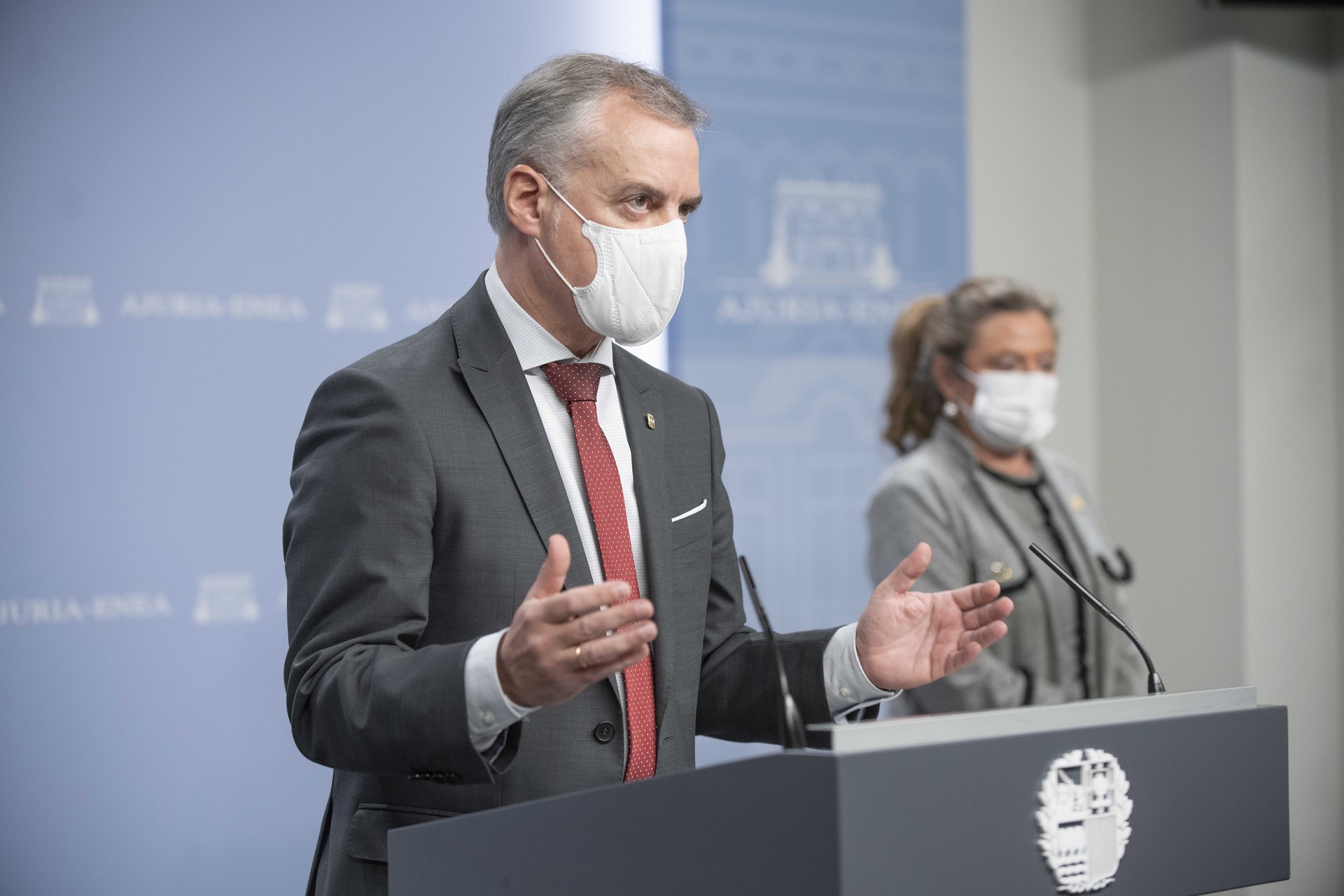 Neurri murriztaileei eta Covid ziurtagiriari eutsiko die Eusko Jaurlaritzak