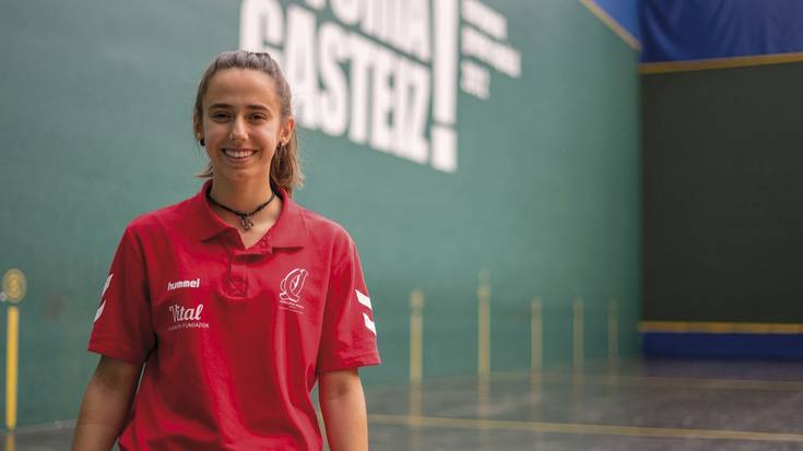 "Ilusio handiarekin noa Ogetara neskekin jokatzera"