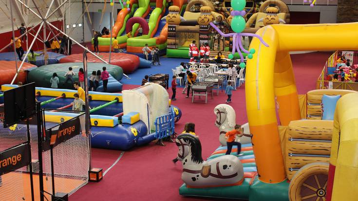 Eguberrietako haur parkeak abentura-uharte bihurtuko du Iradier Arena