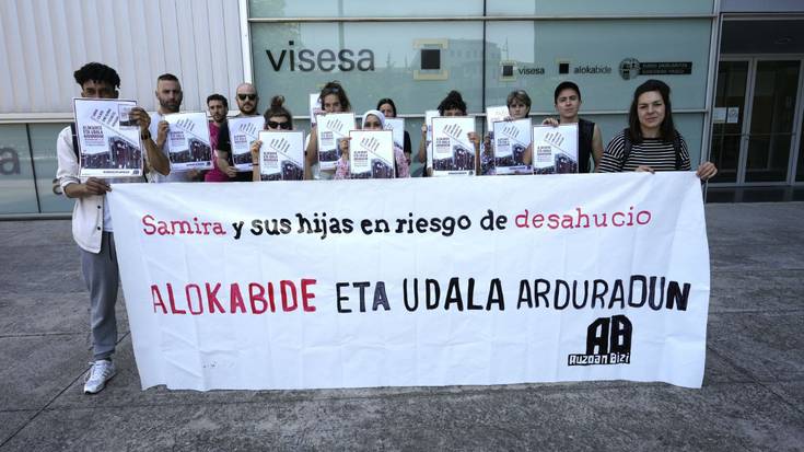 Adin txikikoak dituen familia bat etxegabetze arriskuan dago Gasteizen