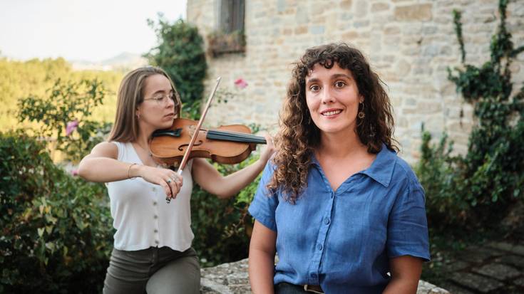 Ipuin kontaketak han eta hemen