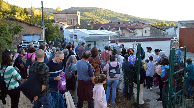 Bost urte izarrekin liluratzen