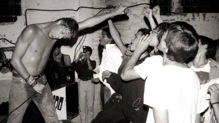 Gasteiz 1986an: ke-potoen arteko jaiak, punkiak, blusak eta polizia