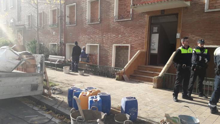 Olarizun okupatutako etxeak hustu eta eraisteko prozesua berriz aktibatu du Udalak