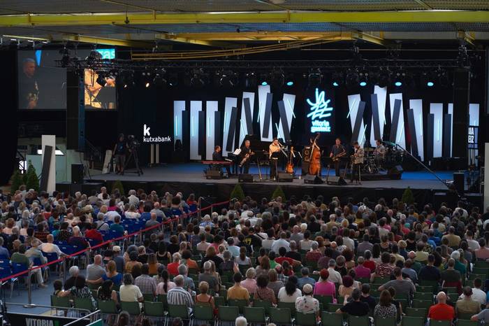 Larunbatean musikaz beteko da Prado parkea egun osoan zehar, Jazzaldiari hasiera emateko