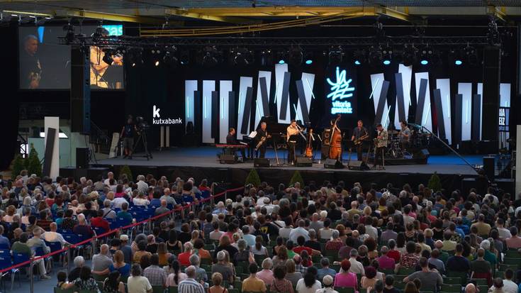 Larunbatean musikaz beteko da Prado parkea egun osoan zehar, Jazzaldiari hasiera emateko