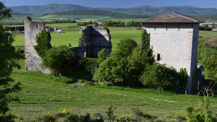Bide historikoei lotutako gunea sortuko dute Gebaratarren jauregian