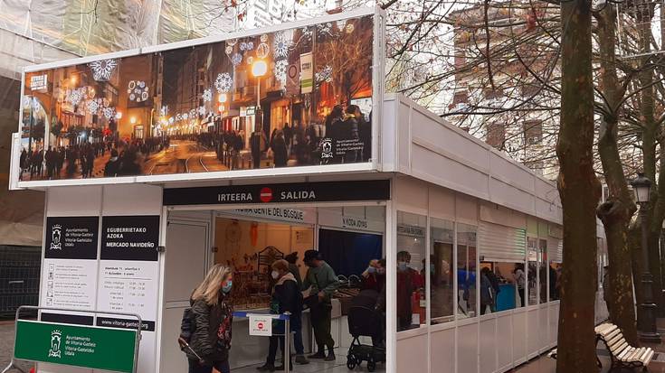 Eguberrietako azoka ireki dute, 35 saltokirekin