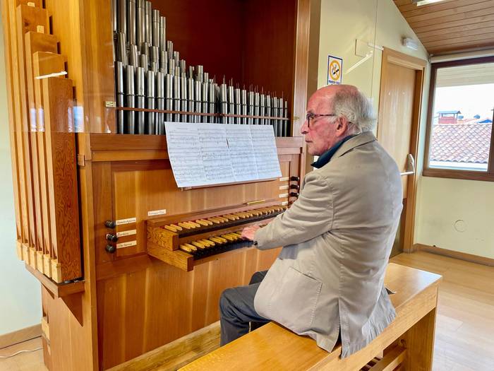 Opari berezia jaso du Luis Aranburu musika eskolak