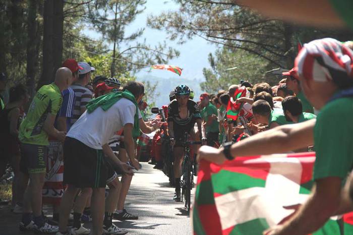 Bihar eguerdian igaroko da Espainiako Vuelta Gasteiztik