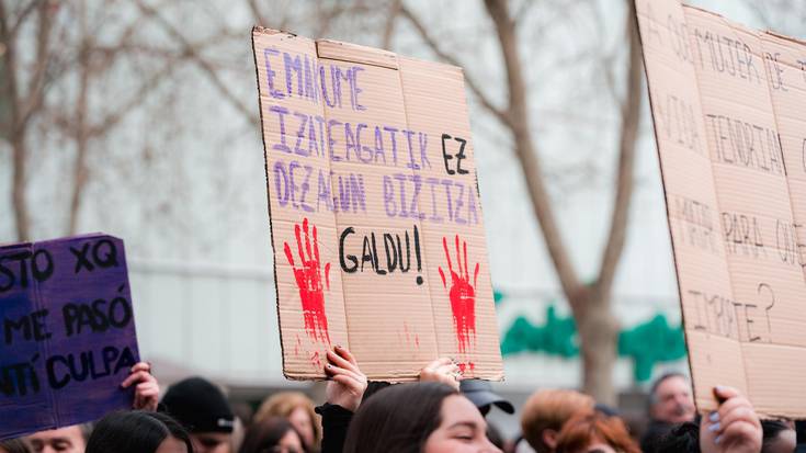 Hiru gizon atxilotu dituzte 24 ordu baino gutxiagoan, mehatxu larriak egiteagatik