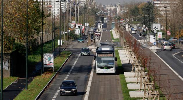 Autobus azkarraren "neurrigabeko"  kostua kritikatu du PPk