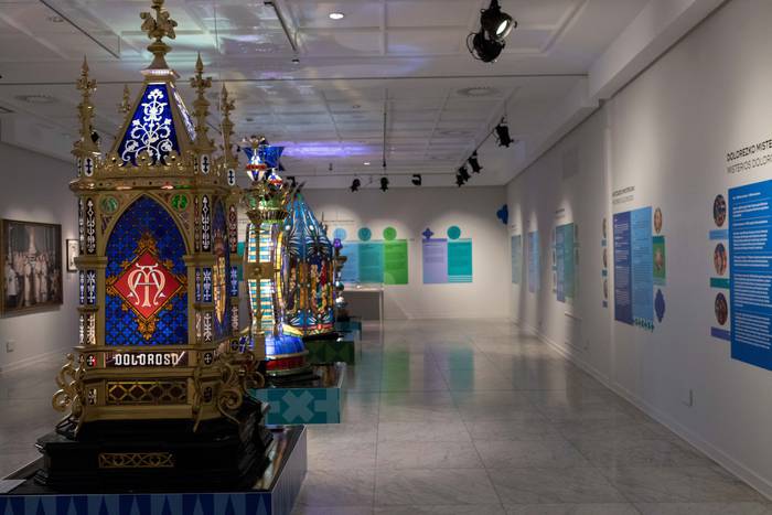 Farolen prozesioari buruzko historia eta pertsonaiak gogoan