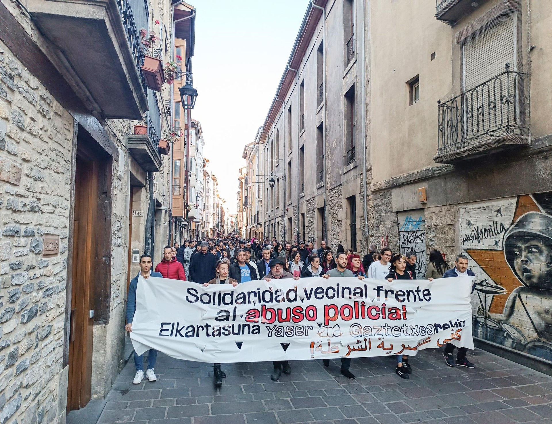Eskolarako bide seguruak? Abusu polizialak stop!