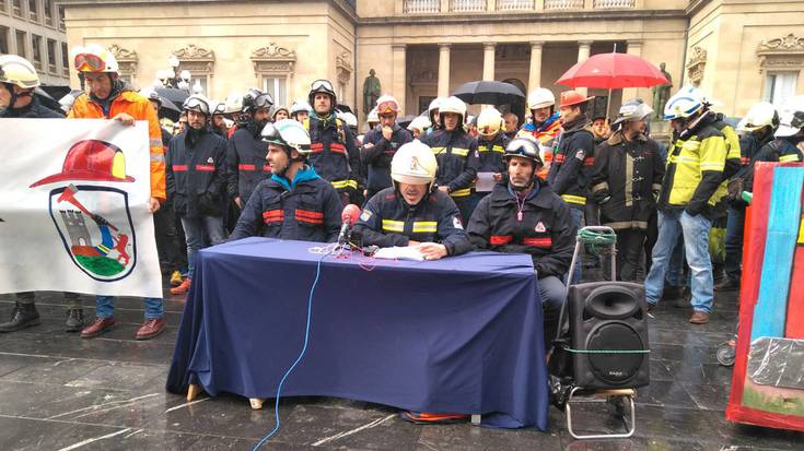 Arabako suhiltzaileek gabeziak salatu dituzte zerbitzuan