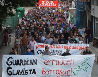 Guardian enpresak Laudioko lantegia itxi eta 171 langile kaleratuko dituela iragarri du