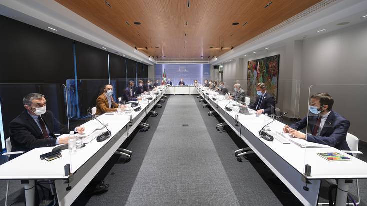 Gabonetan mugikortasuna malgutzea eta 10 laguneko bilerak proposatu ditu Eusko Jaurlaritzak